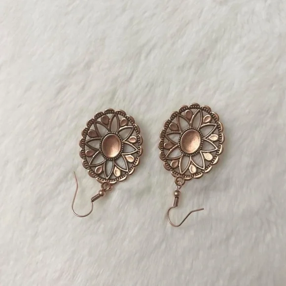 5/$25 🩷 Bohemian Floral Drop Earrings - Multicolor - Picture 4 of 4